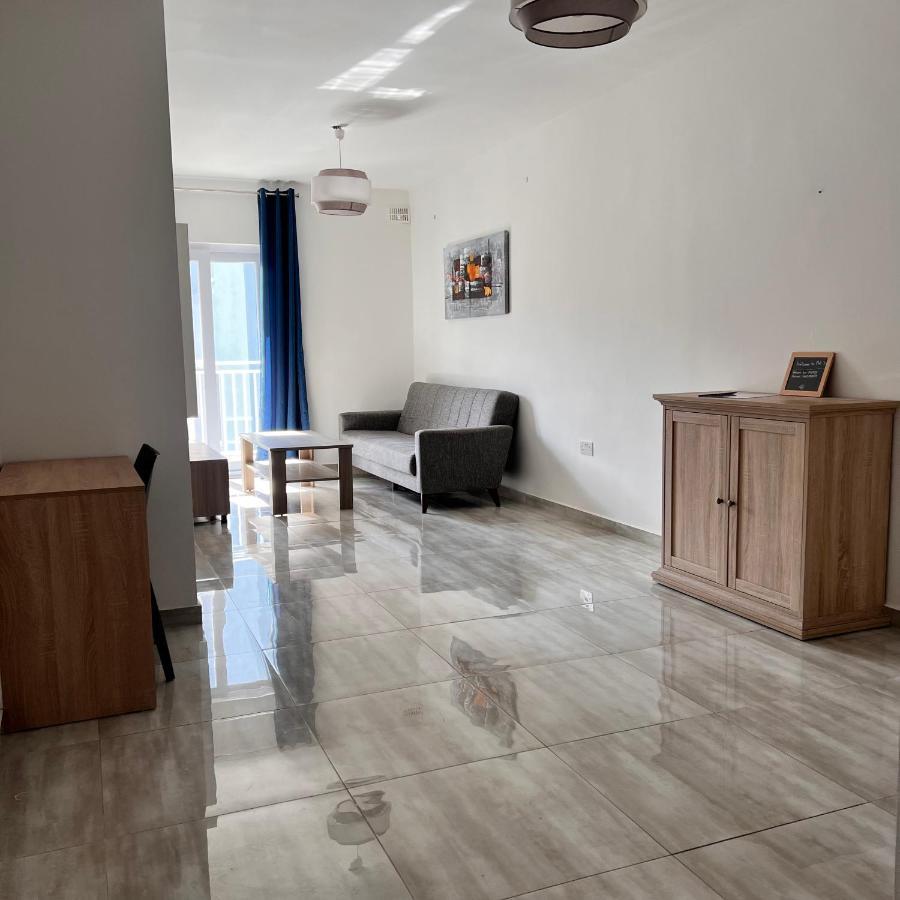 F3 Room 2, Private Room Two Single Beds Shared Bathroom Msida Extérieur photo