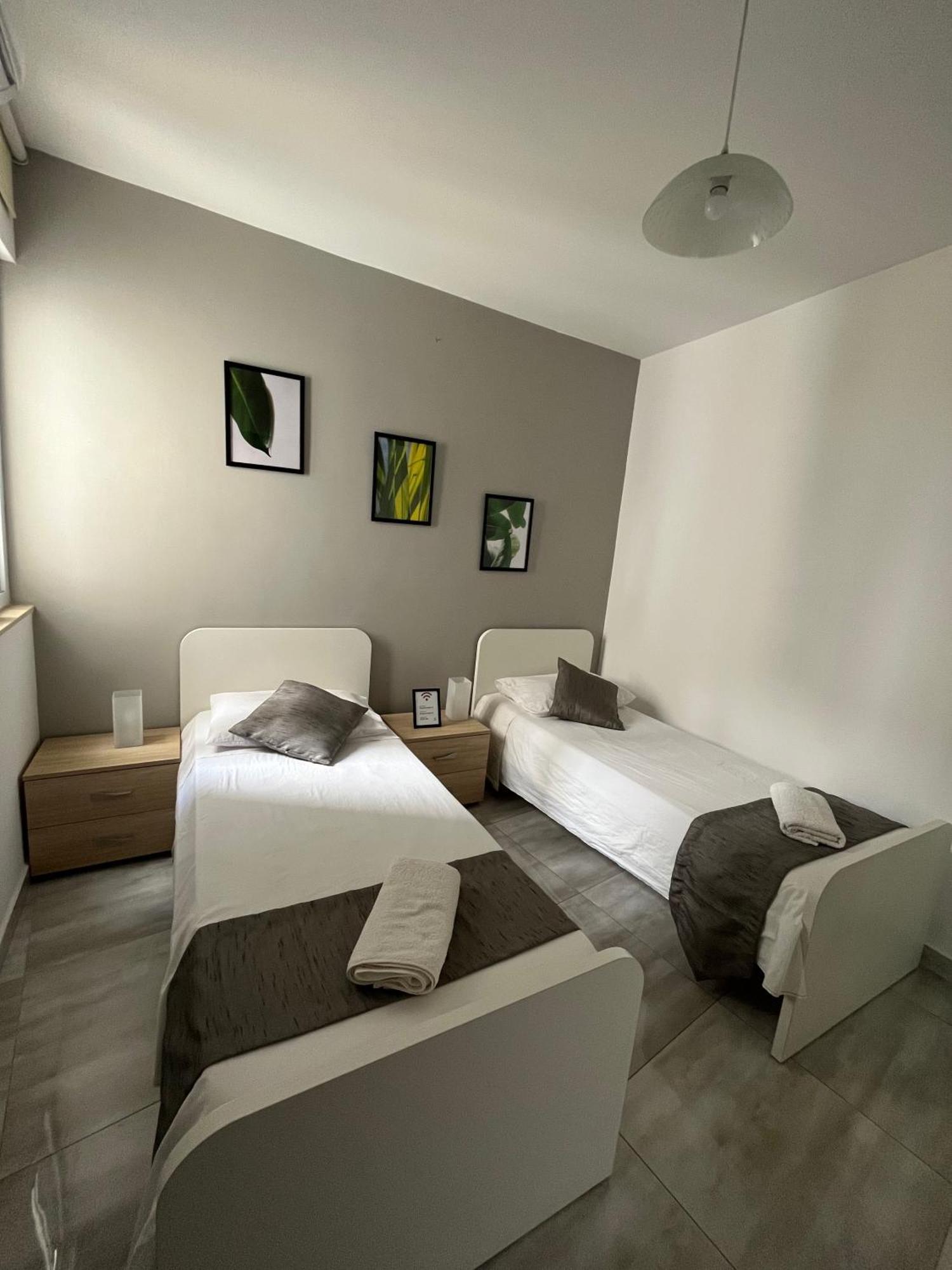 F3 Room 2, Private Room Two Single Beds Shared Bathroom Msida Extérieur photo