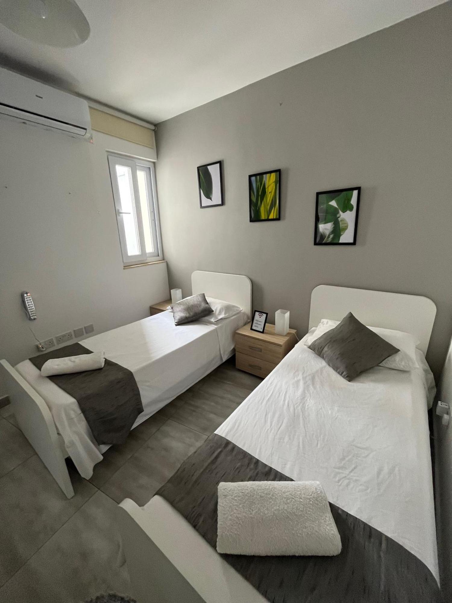 F3 Room 2, Private Room Two Single Beds Shared Bathroom Msida Extérieur photo